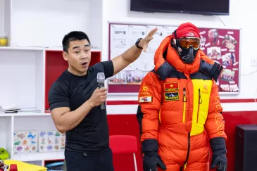 ĐỂ CHINH PHỤC ĐỈNH EVEREST, TA CẦN GÌ?